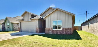 7801 97th St in Lubbock, TX - Building Photo