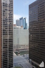 222 N Columbus Dr in Chicago, IL - Building Photo - Building Photo