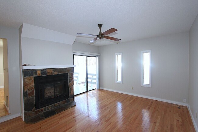 7405 Leesville Rd-Unit -Unit A in Raleigh, NC - Building Photo - Building Photo