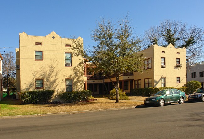 Magnolia Courts in San Antonio, TX - Building Photo - Building Photo