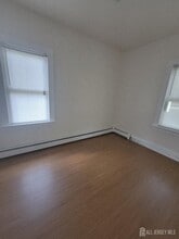 21 Middlesex Ave in Edison, NJ - Building Photo - Building Photo