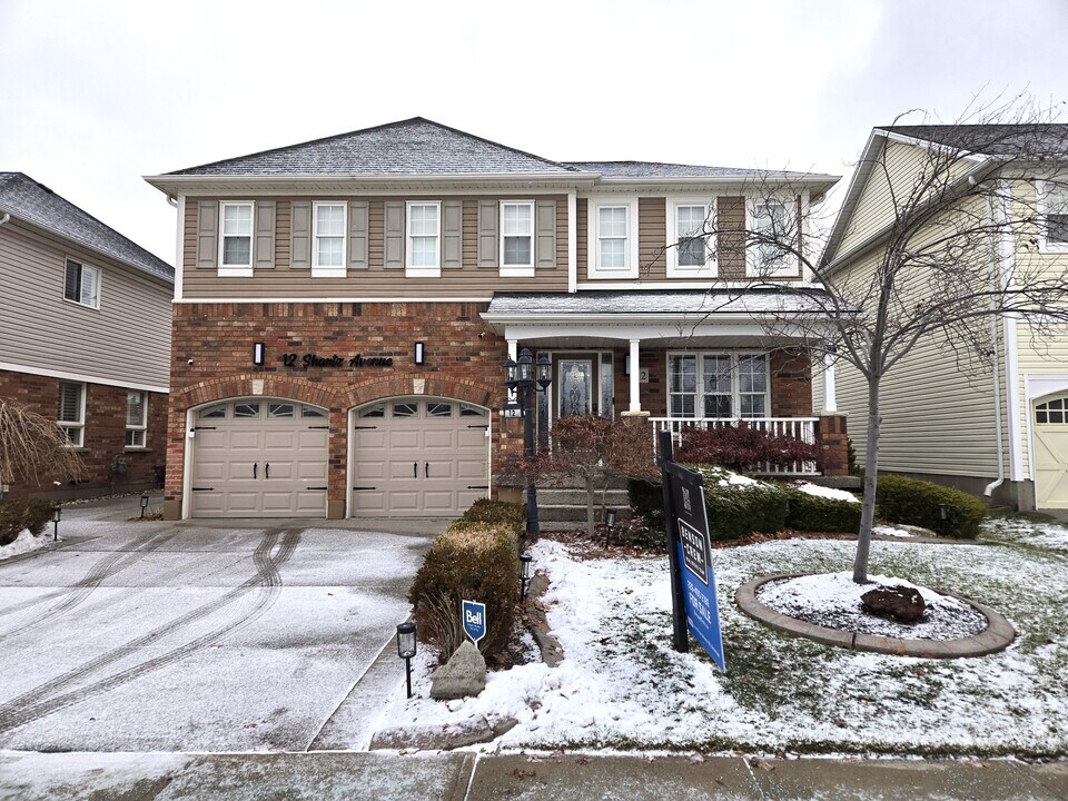 12 Shantz Av in Brantford, ON - Building Photo