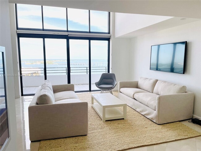 151 SE 15th Rd in Miami, FL - Building Photo - Building Photo