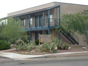 Sunrise Apartments in Tucson, AZ - Building Photo - Building Photo