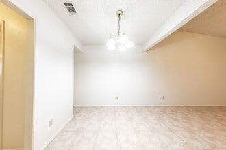 818 Sirocco Dr in Austin, TX - Building Photo - Building Photo