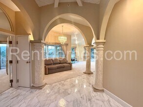 4204 Explorer Ct in La Mesa, CA - Building Photo - Building Photo