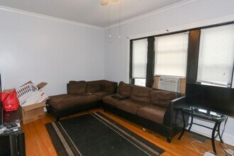 3506 W Grace St, Unit 2 in Chicago, IL - Building Photo - Building Photo