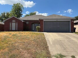 8109 Fox Chase Dr in Fort Worth, TX - Building Photo