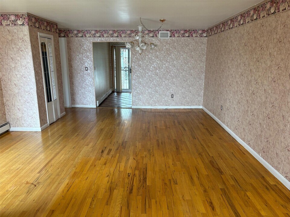 155-69-155-99 99th St in Queens, NY - Building Photo
