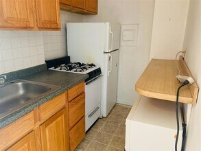 10 Huron Ave, Unit 4R in Jersey City, NJ - Foto de edificio - Building Photo