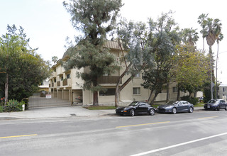 Sierra Vista in Los Angeles, CA - Building Photo - Building Photo