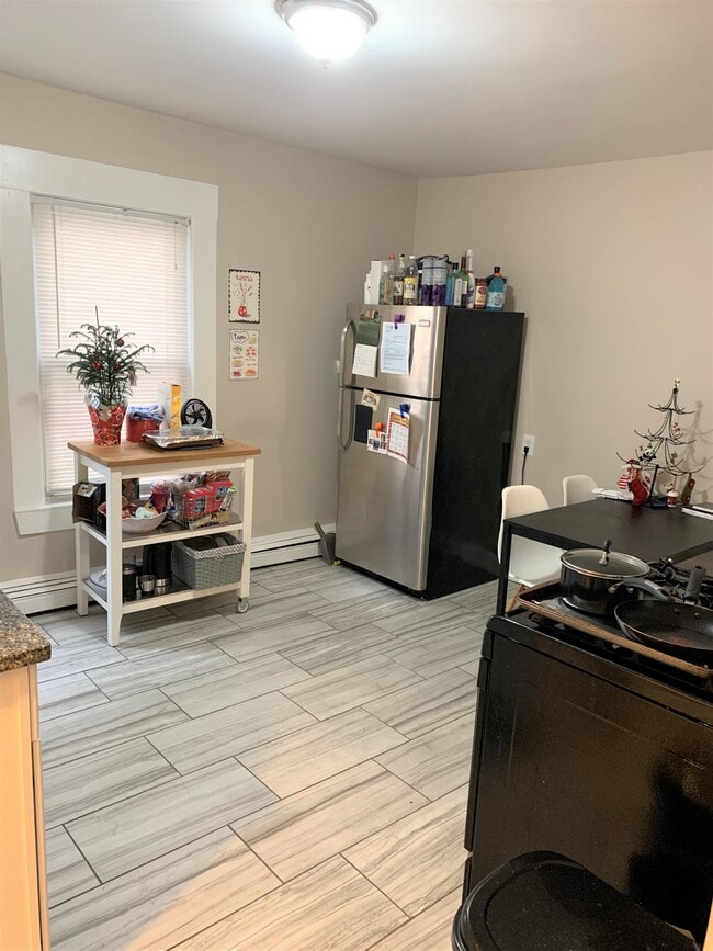 158 Otis St, Unit 1 in Cambridge, MA - Building Photo - Building Photo