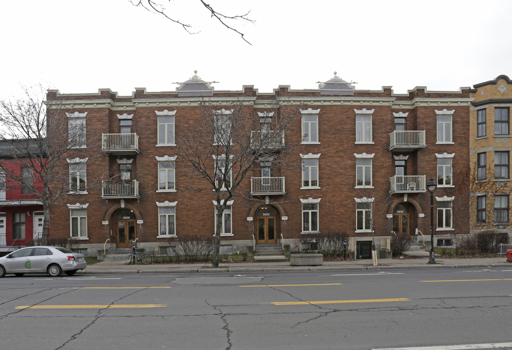 5926-5938 du Parc in Montréal, QC - Building Photo