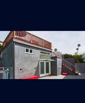 8665 Clifton Way in Beverly Hills, CA - Building Photo