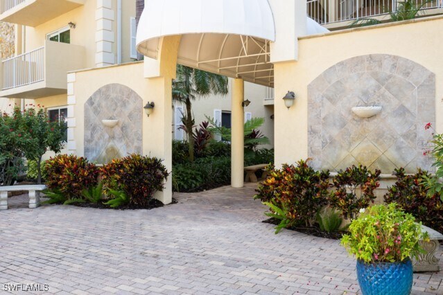 3000 Gulf Shore Blvd N in Naples, FL - Building Photo