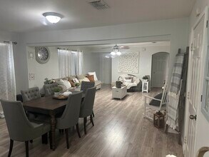 1902 Denmark Ln in Laredo, TX - Building Photo - Building Photo