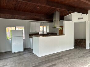 281 Stanton St in Pasadena, CA - Foto de edificio - Building Photo