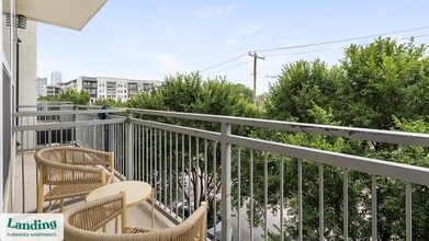 3501 Ross Ave, Unit 3107 in Dallas, TX - Foto de edificio - Building Photo