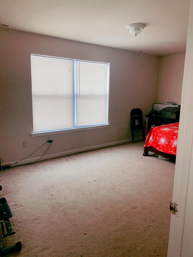 194 Bexley Ln, Unit 2nd F in Piscataway, NJ - Foto de edificio - Building Photo