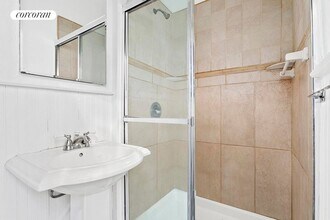 430 E 85th St in New York, NY - Building Photo - Building Photo