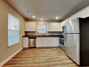 107 SW Rose St in Blue Springs, MO - Building Photo - Building Photo