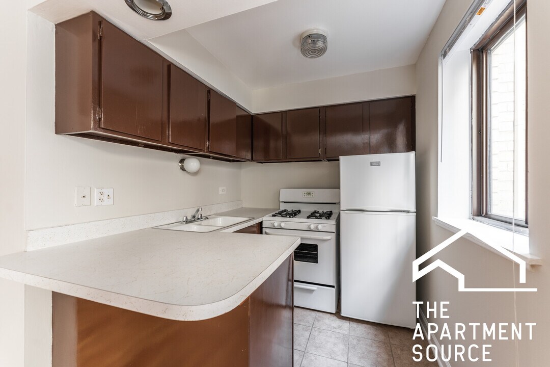 5909 N Kenmore Ave in Chicago, IL - Building Photo