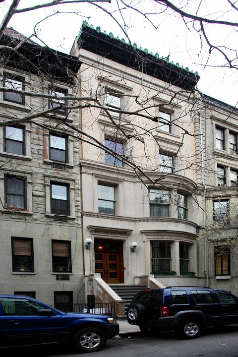 25 W 76th St in New York, NY - Building Photo