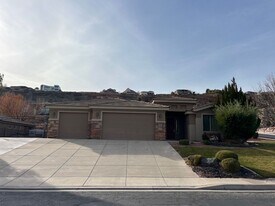 39 S Arroyo Dr in Saint George, UT - Building Photo