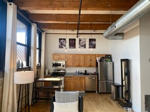 215 W Maple St, Unit Prime Industrial Condo fo in Milwaukee, WI - Building Photo - Building Photo