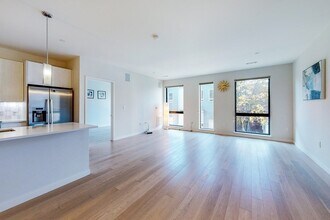 45 W 3rd St, Unit 309 in Boston, MA - Building Photo - Building Photo