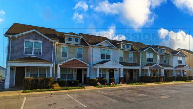 311 Sam Houston Cir in Clarksville, TN - Building Photo - Building Photo