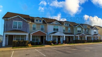 311 Sam Houston Cir in Clarksville, TN - Building Photo - Building Photo