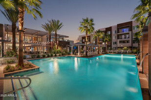 2375 W Frye Rd in Chandler, AZ - Building Photo