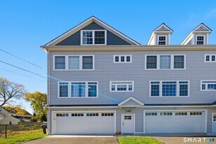 145 Brentwood Ave, Unit 103 in Fairfield, CT - Building Photo