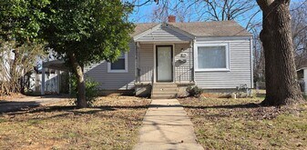 1106 S Thelma Ave in Springfield, MO - Building Photo