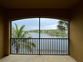 9566 Trevi Ct in Naples, FL - Building Photo