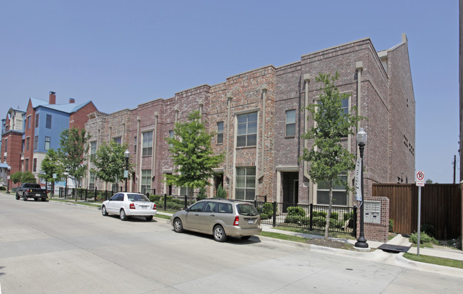 Uptown Apartments in Fort Worth, TX - Foto de edificio - Building Photo