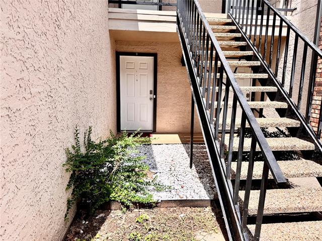 813 W Harwood Rd