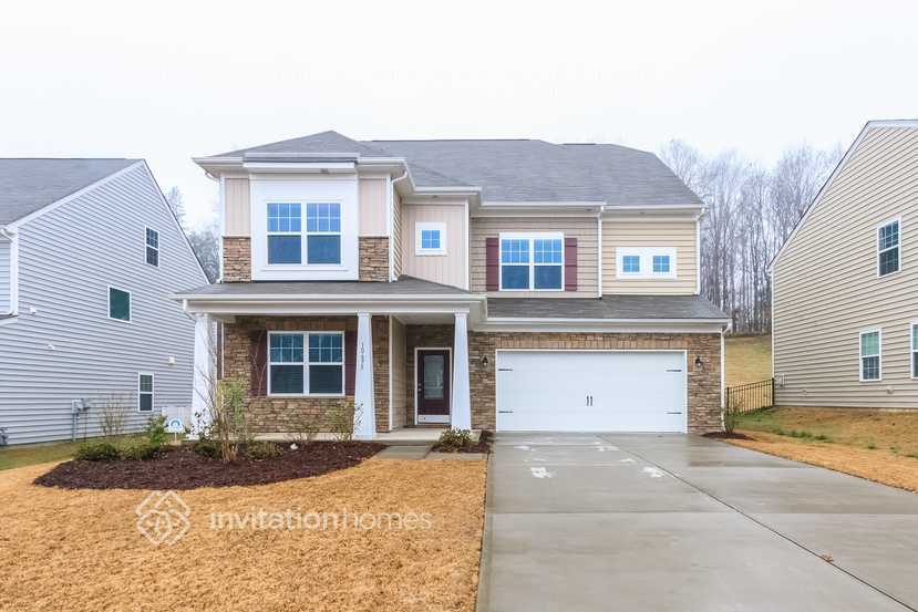10695 Sapphire Trail in Davidson, NC - Building Photo