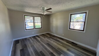 1057 Delphi Ave in Frankfort, IN - Building Photo