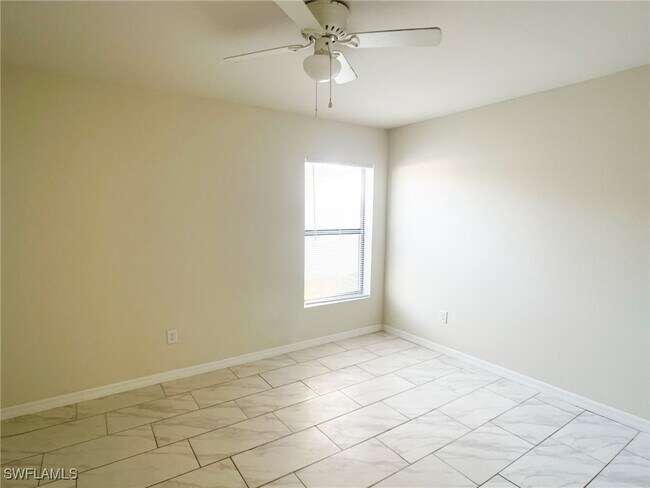 property at 2007 Chiquita Blvd S