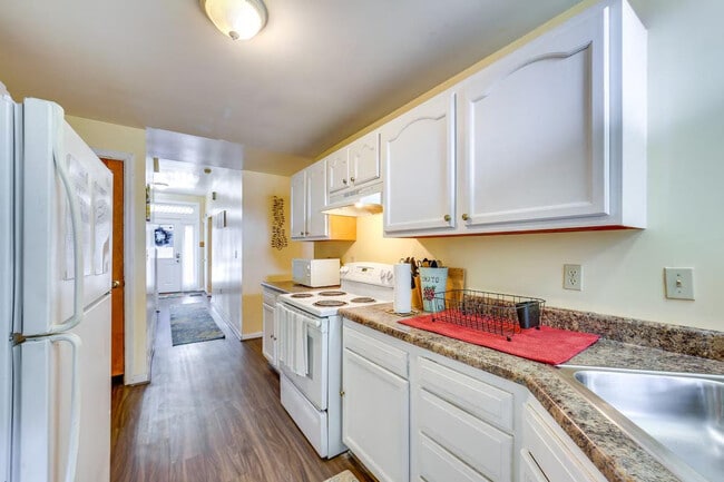 504 Center St in East Pittsburgh, PA - Building Photo - Building Photo