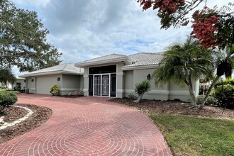 1026 Beckley Cir in Venice, FL - Foto de edificio - Building Photo