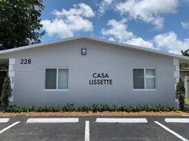 228 SW 8th St in Fort Lauderdale, FL - Building Photo