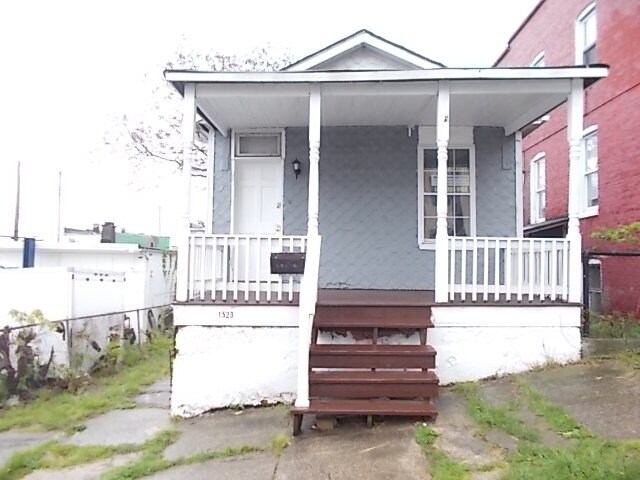 property at 1523 Elmtree St