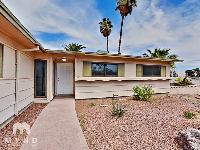property at 4004 Chinchilla Ave