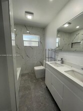 8261 SW 34th Ter in Miami, FL - Building Photo - Building Photo