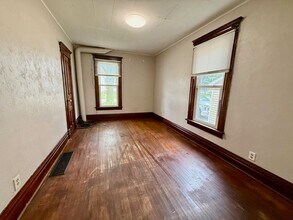 602 1st St NW in Waverly, IA - Foto de edificio - Building Photo