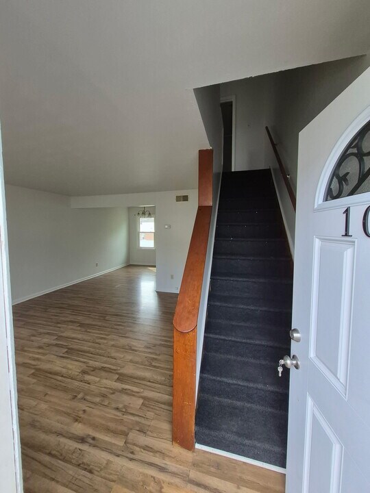 108 Lewis Ln, Unit 108 Lewis Lane in Tazewell, VA - Building Photo