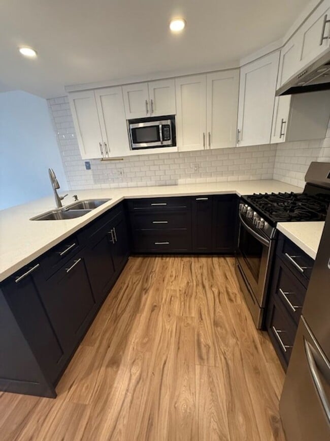 property at 1720 Melrose Ave